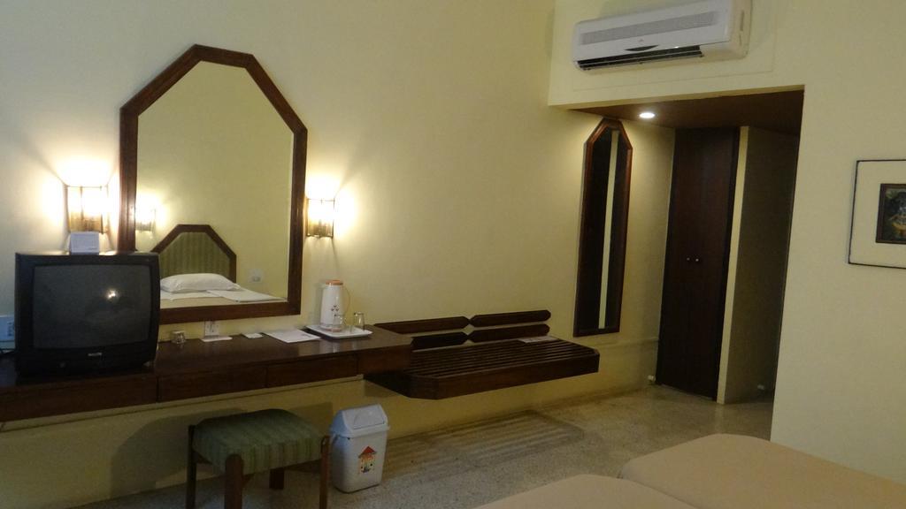 Hotel Paradise - Mysore Dasaprakash Group Eksteriør bilde